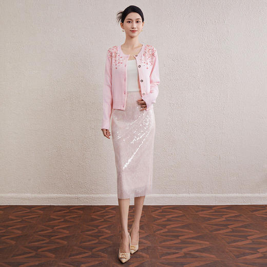 「自」全新升级【铂金会员349/天猫469/差价120】(14846)洛诗琳重工钉珠羊绒混纺上衣2026春季新款小香风针织开衫 商品图3