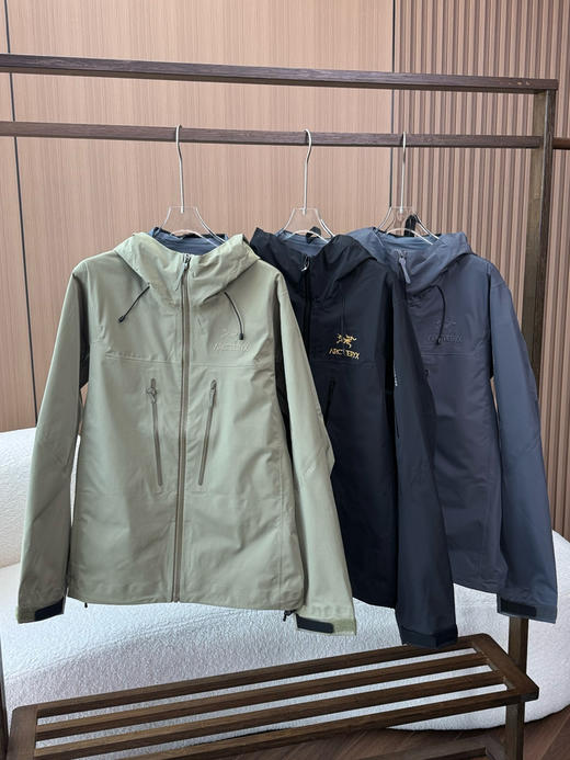 始诅鸟 26早春新品ALPHA SV JACKET GORE-TEX防水男子硬壳夹克冲锋衣外套 商品图0