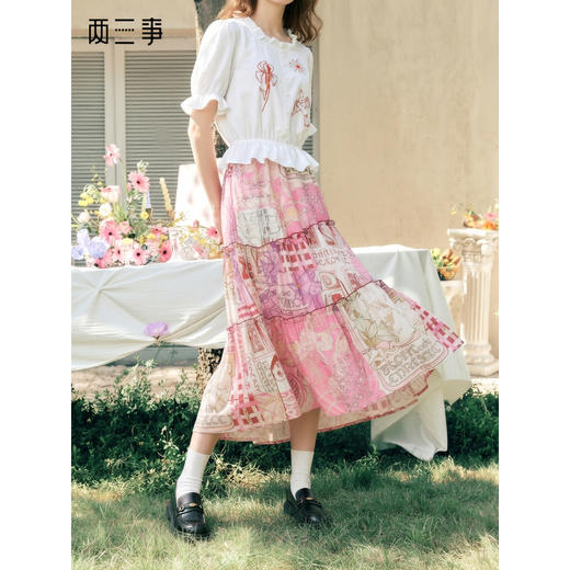 两三事 朝花未拾 2026春季新款森女风印花布拼接不对称高腰半身裙 商品图0