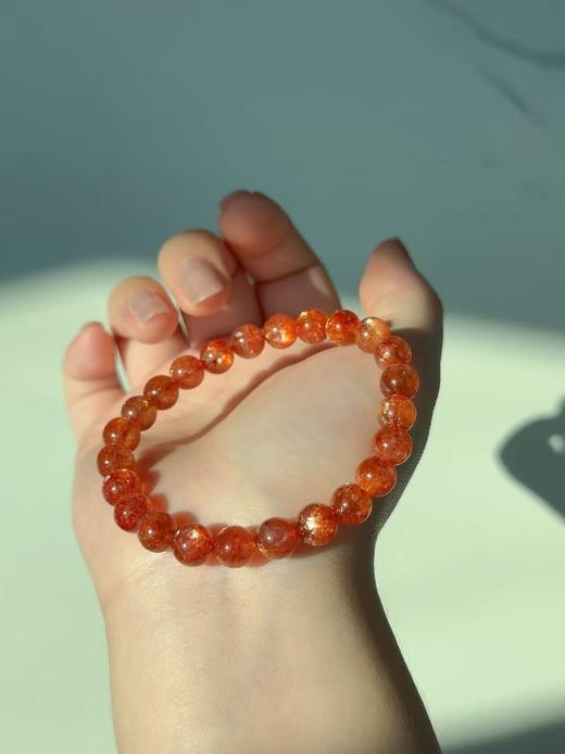 九Z离火必入｜鼎级金太阳石手串，把“阳光好运”戴在手上！鲜艳橙红砂金效应明显！赤霞鎏金浓郁鲜明，犹如落日余晖！市面天华木反级别，合作供应链是给头部鼎级直播间供货的源头，品质、性价比，直接拉满！ 商品图14