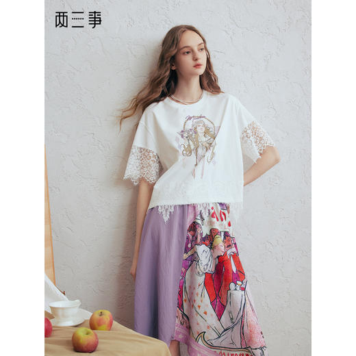 两三事 行云旅途 2026春季新款复古人物印花蕾丝拼接t恤女宽松 商品图0