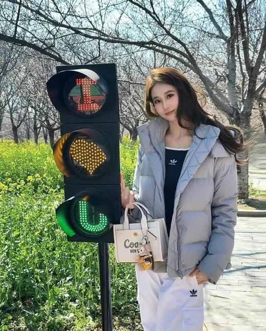 到手价1880元 Coach专柜，最新款Cargo托特超级好价 纯皮材质 尺寸: 20*15*11cm  美国代购，无中文标签，介意慎拍 商品图7