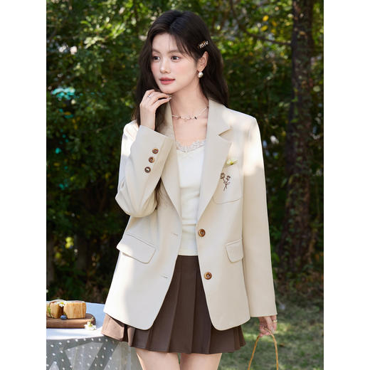 鹿向南「油画情书」高级感气质西装外套女士春季新款杏色西服上衣 商品图2