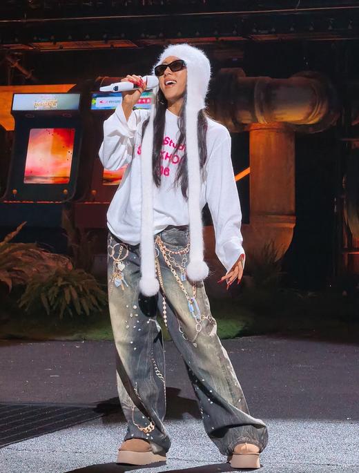 一店k （超级断货王！26ss新春限定 ！）原版定织定染棉麻面料 ！AC女孩👧🏻一件T就能穿出高级感！植绒logo太帅了！面料依旧舒适！版型依旧慵懒！松弛还得1996！短袖/长袖2款入！ 商品图12