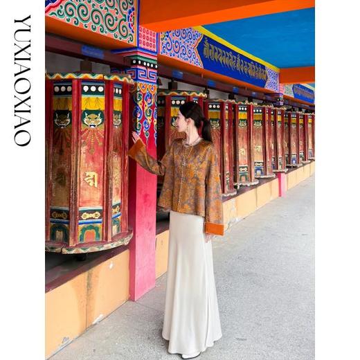 余潇潇【金陵贵女】亚麻混纺新中式国风拼桑蚕丝混纺丝绒印花外套 商品图4