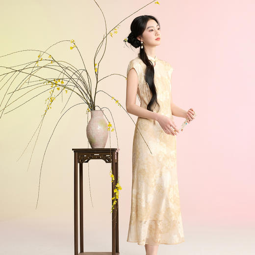 【宋轶同款】三彩[山樱花落]2026春季新款新中式连衣裙提花剪花鱼尾长裙C 商品图3