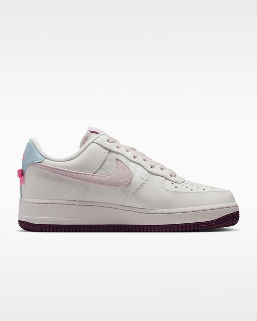 Nike耐克 Air Force 1 '07 情人节系列女子空军一号运动鞋IQ4937-161 商品图1