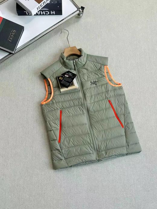 F022782超轻量排骨休闲立领拉链鹅绒马甲 商品图6