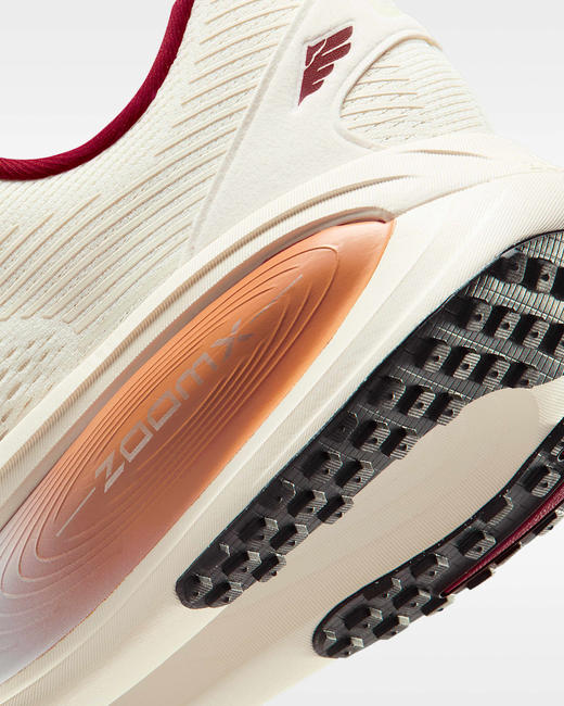 Nike 耐克Vomero 18 马年限定脱缰系列 新年款耐克迈柔男子公路跑步鞋IQ1131-120 商品图7