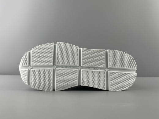 春季特惠💰680 LV 纯原版本 # 驴家 秋冬男士系列 Classic 牛皮革 圆头系带 低帮 生活休闲鞋 商品图4