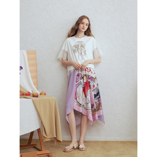 两三事 行云旅途 2026春季新款复古人物印花蕾丝拼接t恤女宽松 商品图1