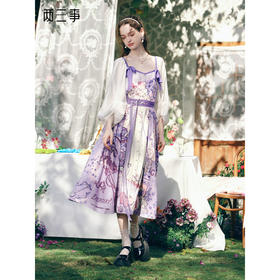 两三事蜜月冠冕2026春季新款复古蝴蝶结方领系带泡泡袖印花连衣裙