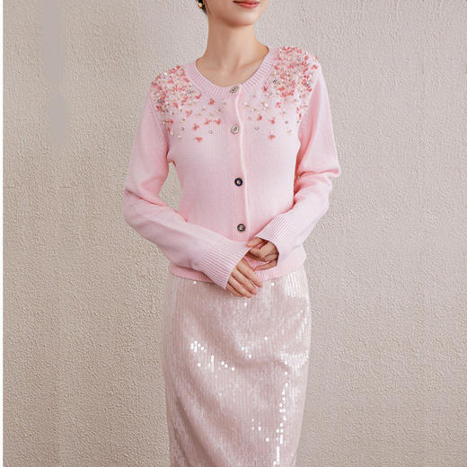 「自」全新升级【铂金会员349/天猫469/差价120】(14846)洛诗琳重工钉珠羊绒混纺上衣2026春季新款小香风针织开衫 商品图1