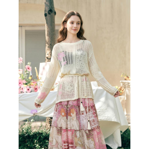 两三事 琉光浅夏 2026春季新款度假风镂空编织罩衫女套头针织衫 商品图1