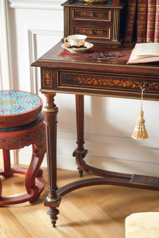 独角鹿西洋古董法国出品路易十六风格鎏金装饰胡桃木精雕古典花叶纹细木镶嵌带镜写字桌古董家具 商品图6