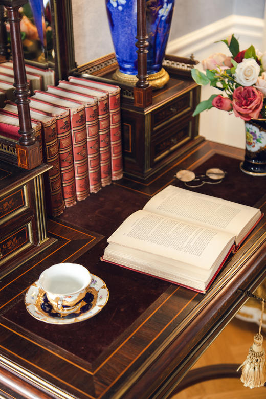 独角鹿西洋古董法国出品路易十六风格鎏金装饰胡桃木精雕古典花叶纹细木镶嵌带镜写字桌古董家具 商品图7