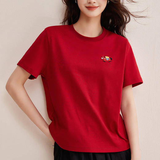 「自j」全新升级【铂金会员109/天猫149/差价40】(03955)洛诗琳小马刺绣纯棉短袖2026春季新款百搭正肩通勤T恤女 商品图2