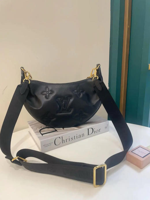 LV over the moon  黑金 牛皮 豌豆 月亮包 商品图1