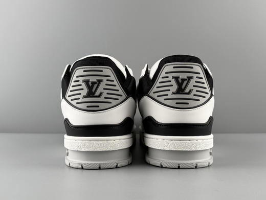 春季特惠💰720 LV鞋子 男女同款 代购品质 私人订单 驴家 Trainer 新版本 商品图5