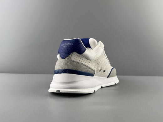 春季特惠💰680 LV 纯原版本 # 驴家 秋冬男士系列 Classic 牛皮革 圆头系带 低帮 生活休闲鞋 商品图3