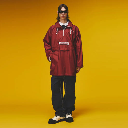 Napapijri 中性Martine Rose联名 Rainforest Axl 字母徽标贴片连帽雨衣 酒红色 NP0A4FI2R1E1 商品图8