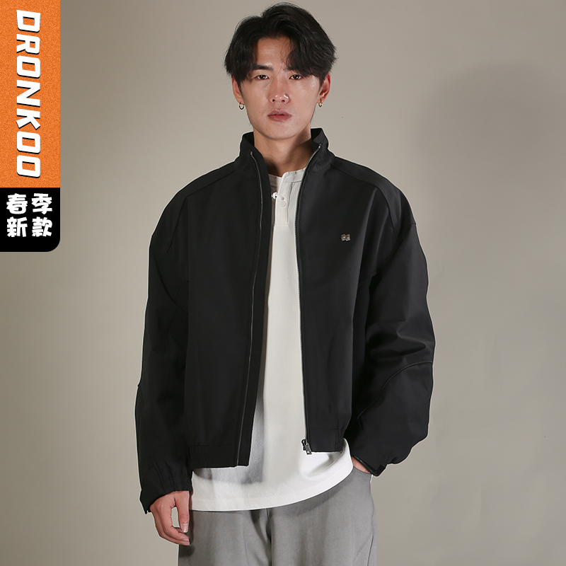 DRONKOO 2026 立领左胸金属标肩袖滚条下摆橡筋中厚夹克