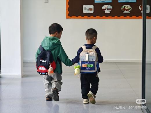 一店d 开学季小学生原单书包来安排吧 𝐓𝐍𝐅➕ 𝐅𝐢𝐋𝐀两大系列幼童双肩包 新出口订单！！！三个款 商品图13