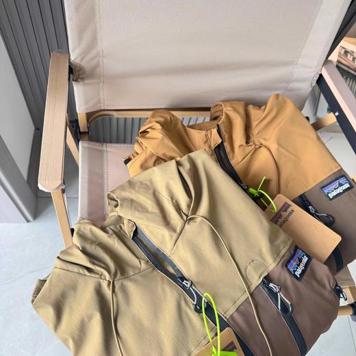 F022740户外机能徒步登山冲锋衣情侣夹克外套 商品图3