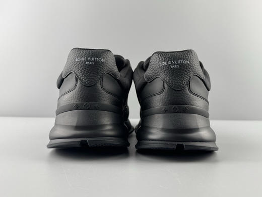 春季特惠💰680 LV 纯原版本 # 驴家 秋冬男士系列 Classic 牛皮革 圆头系带 低帮 生活休闲鞋 商品图6