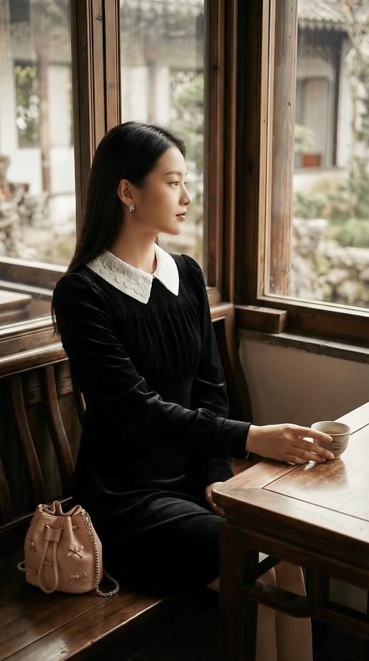 PD同款撞色领胸前褶皱迷你连衣裙 商品图3