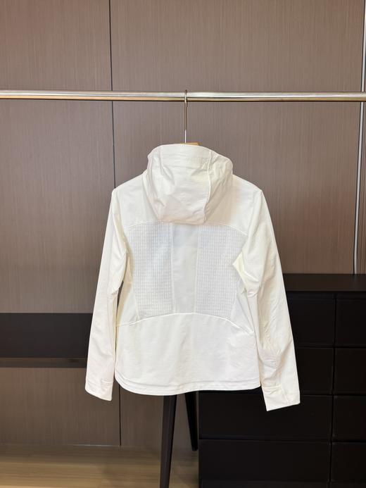 点此购买 凯乐石M8-PRO春秋季女士耐磨透汽弹力保暖户外攀岩连帽软壳外套 bk 340939 商品图5