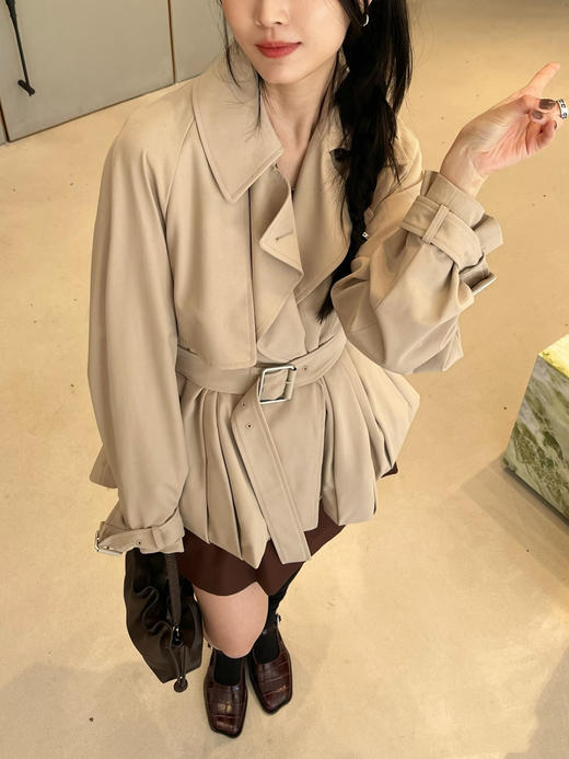 31-1 三月大新 排他性独家圆正 lew花苞裙摆 腰带系带风衣外套 我穿40 商品图3