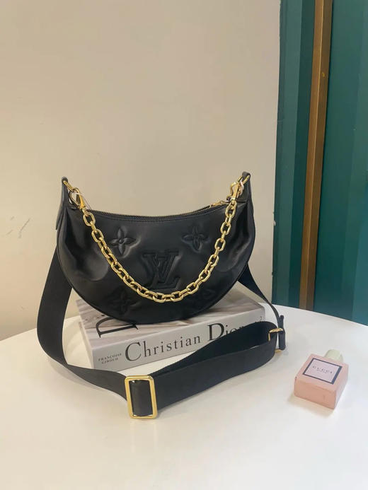 LV over the moon  黑金 牛皮 豌豆 月亮包 商品图0