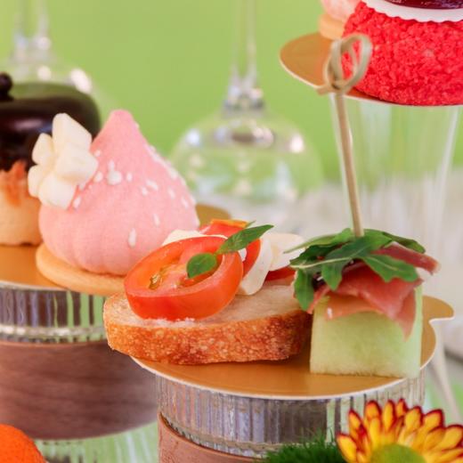 【恬遇春熙 双人室内下午茶 】以恬淡之姿，赴一场春日之约，享万午新生之美，品花果清新甜香，配季节特饮2杯，尽享午后惬意时光。使用须提前1天预约 商品图3