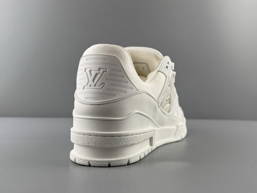 春季特惠💰720 LV 纯原版本 # 驴牌 Trainer 经典配色 全白武士压花 商品图3