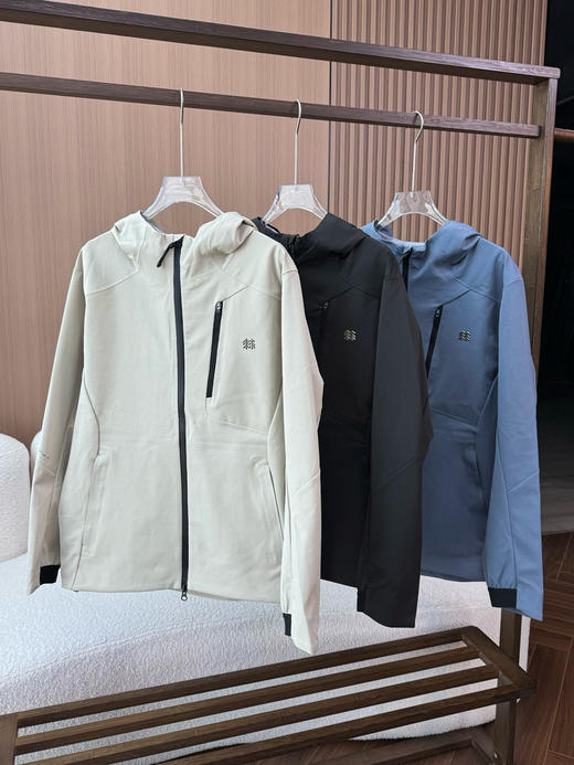 可 隆 26新品男女透气软壳户外登山露营夹克运动外套 商品图0