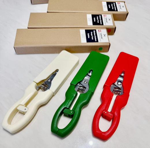 F022796让热爱家庭生活的人爱不释手~三色厨房钳子 商品图1
