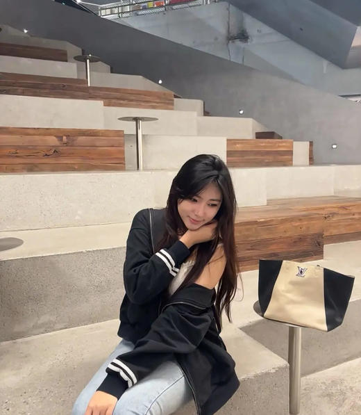 LV lockme cabas 黑拼米 中号 牛皮 购物袋 商品图2