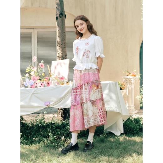 两三事 朝花未拾 2026春季新款森女风印花布拼接不对称高腰半身裙 商品图1