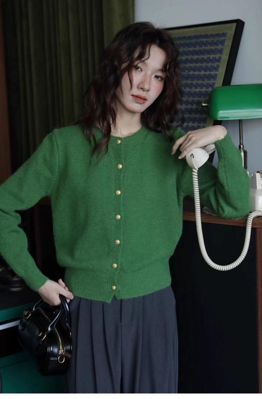 【春款纯色爆款小开衫】微宽松版型，藏肉显瘦，肩宽/微胖都能穿 软糯针织面料，透气不闷 商品图5