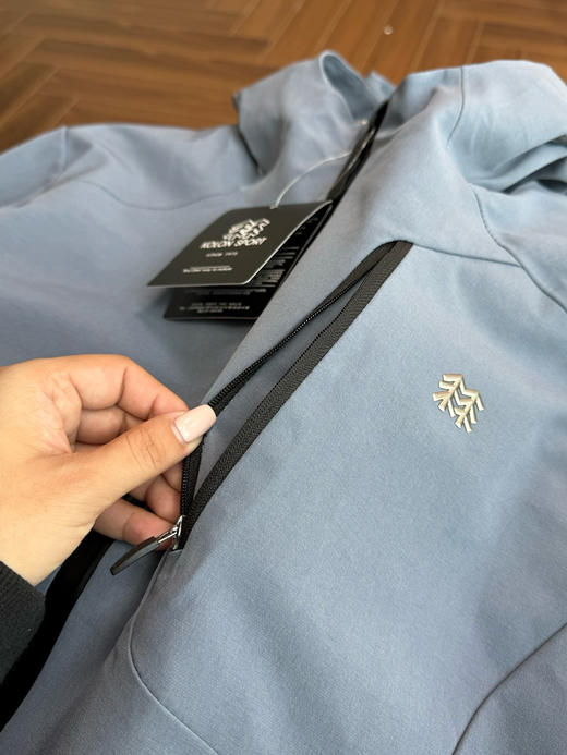 可 隆 26新品男女透气软壳户外登山露营夹克运动外套 商品图9