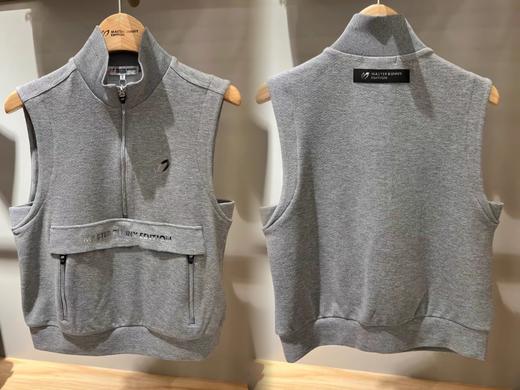 兔耳朵🐰家新款女士短袖款半拉链背心来了！闭着眼睛冲！！质感很好都会喜欢！非常美式休闲运动的感觉！如果你穿的时候露出一丢丢的内搭的边，层次感就会拿捏的相当到位了！毫不费力- 高级舒适穿搭！ 商品图3