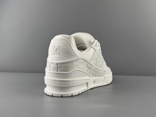 春季特惠💰720 LV 纯原版本 # 驴牌 Trainer 全白 满印印花 商品图3