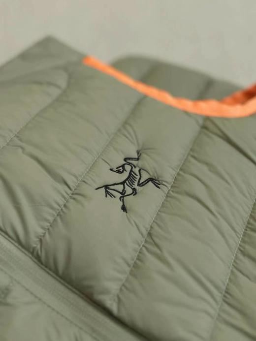 F022782超轻量排骨休闲立领拉链鹅绒马甲 商品图8