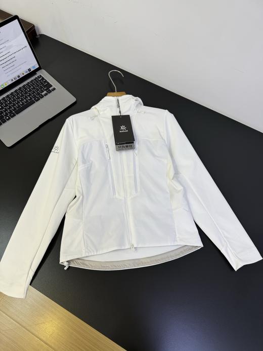 点此购买 凯乐石M8-PRO春秋季女士耐磨透汽弹力保暖户外攀岩连帽软壳外套 bk 340939 商品图14