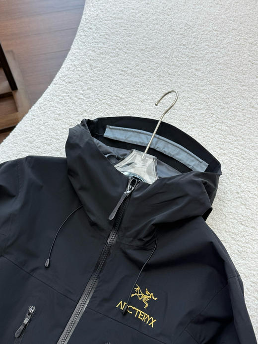 始诅鸟 26早春新品ALPHA SV JACKET GORE-TEX防水男子硬壳夹克冲锋衣外套 商品图10