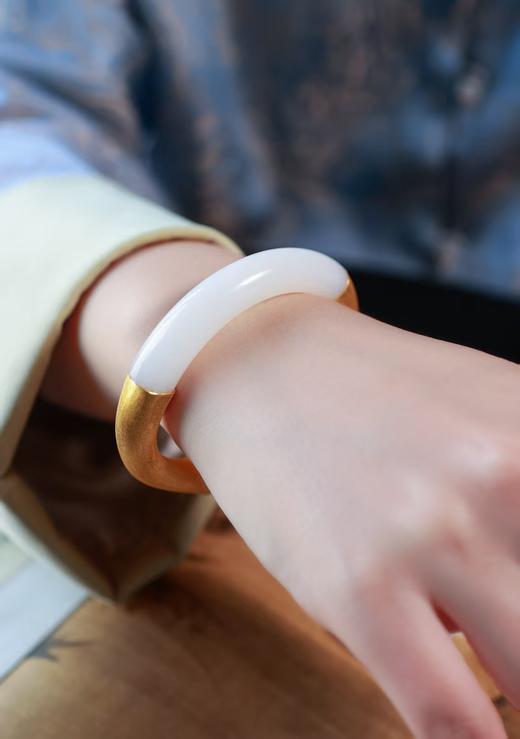 玉骨凝脂 极品俄白和田玉手镯 JD 商品图2