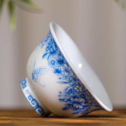 一儒堂 蝴蝶万花压手杯 商品图3