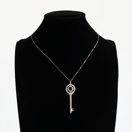 【天然正品】AU750白金镶天然约1.03克拉皇家蓝蓝宝石（忠贞、勇气）钥匙造型吊坠项链100226NJM10 商品图6