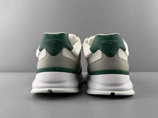 春季特惠💰680 LV 纯原版本 # 驴家 秋冬男士系列 Classic 牛皮革 圆头系带 低帮 生活休闲鞋 商品图6